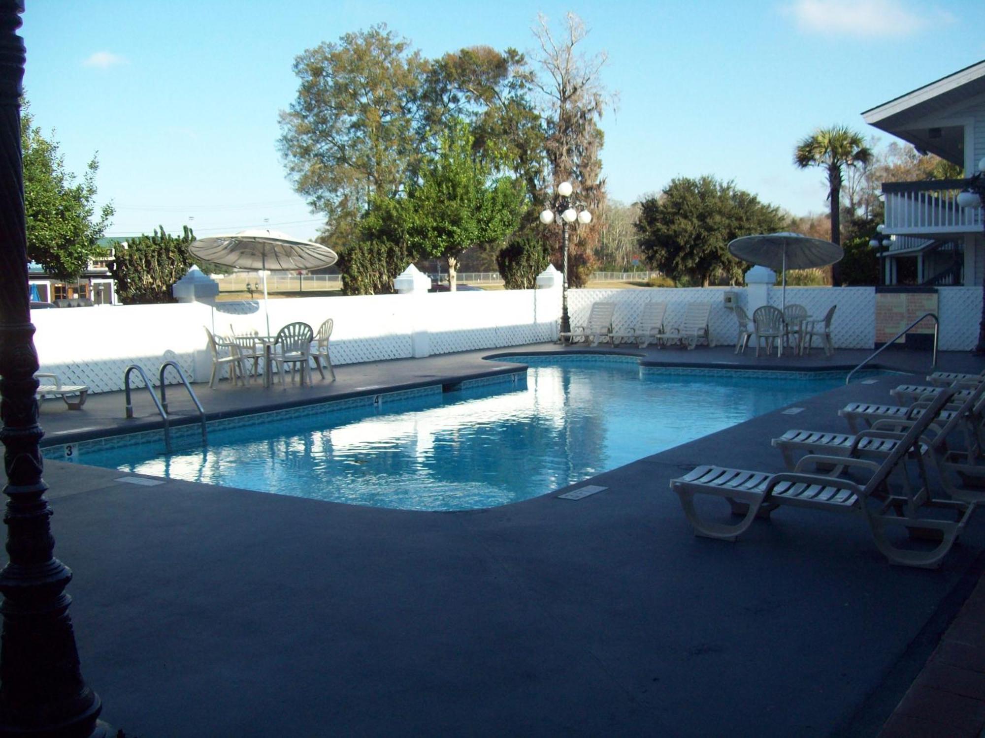 Days Inn By Wyndham Savannah Airport Exterior foto